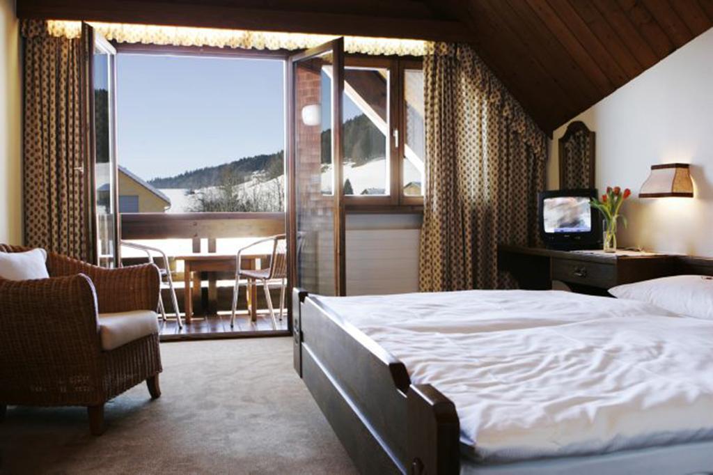 Hotel Gasthof Krone Гіттізау Номер фото